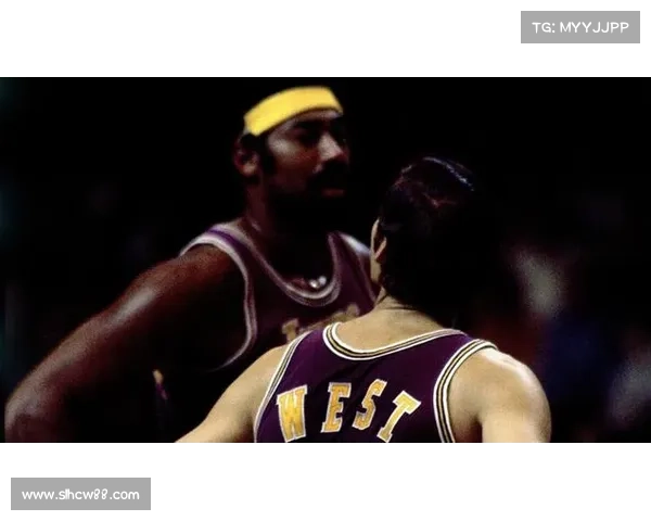 张伯伦场上位置全解析从角色分工到战术价值深度解读